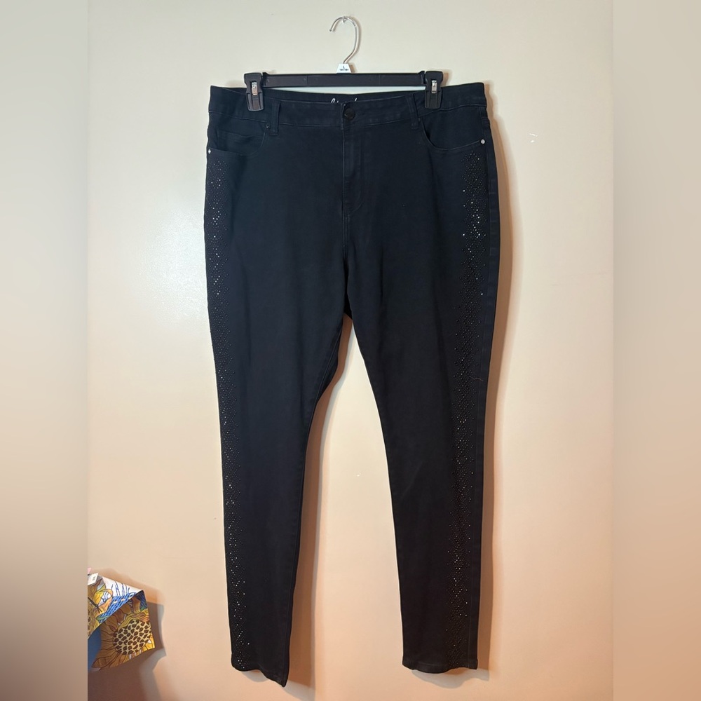 J37. City Chic Black Rhinestone Cowboy Skinny Jeans EUC